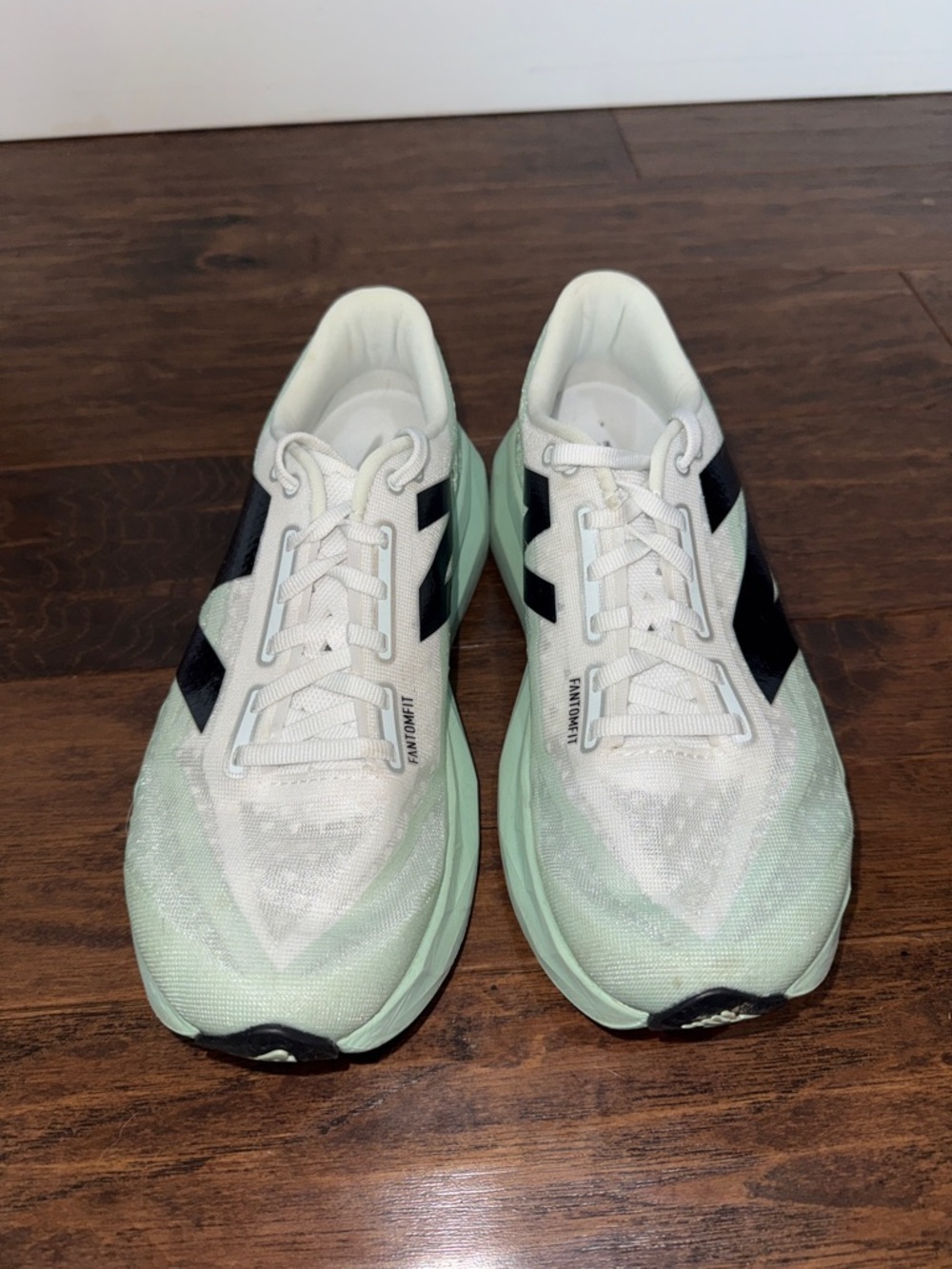 New Balance Women's Mint Green Athletic Running Shoes - Picture 2 of 7